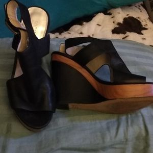 Michael Kors wedge size 8M
